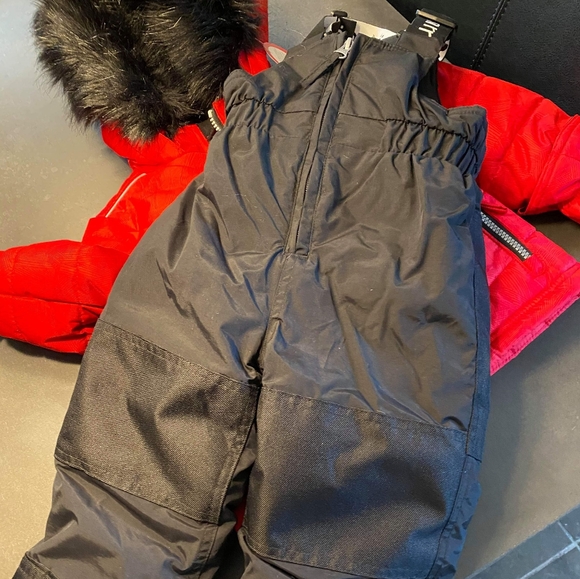 Snowsuit - Picture 3 of 3